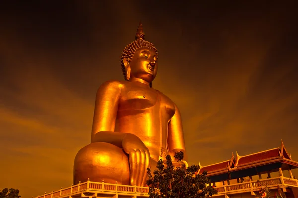 Wielki posąg Buddy w Tajlandii — Zdjęcie stockowe