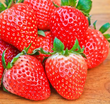 Kırmızı olgun çilek 