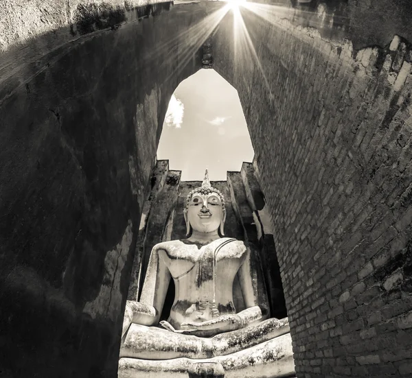 Oude Boeddha in de oude stad van Sukhothai — Stockfoto