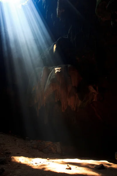 Hermosa cueva en el Parque Nacional — Foto de Stock