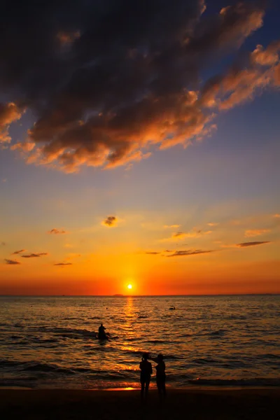 Playa por la noche en Tailandia —  Fotos de Stock