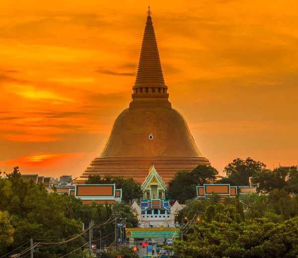 Pagoda d'oro Phra Pathom Chedi — Foto Stock