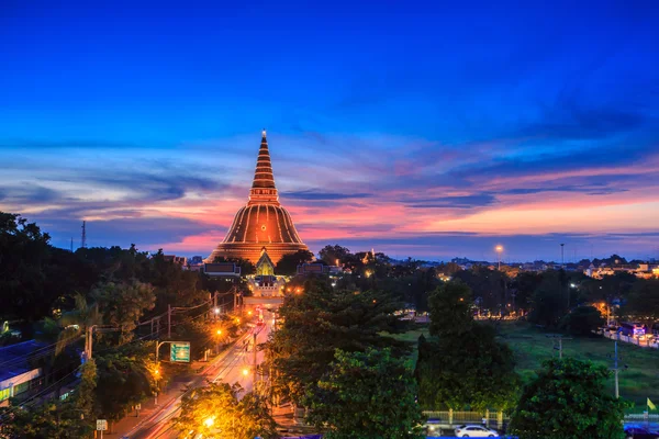 Golden pagoda Phra Pathom Chedi — Stok fotoğraf
