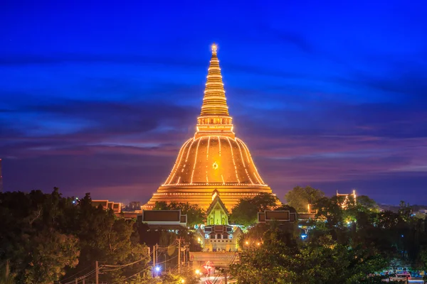 Arany pagoda Phra Pathom Chedi — Stock Fotó