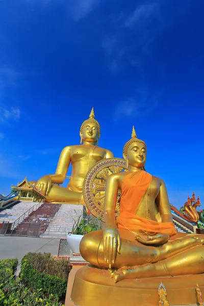 Nagy buddha-szobrok a Wat muang — Stock Fotó