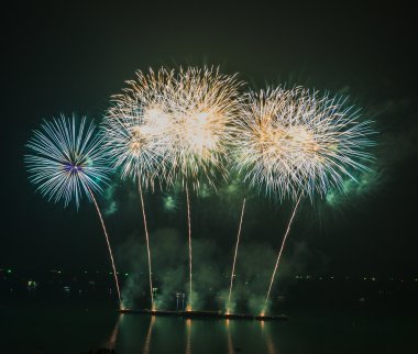 renkli güzel havai fişek