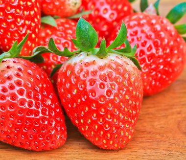 Kırmızı olgun çilek 