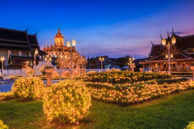 Tay tapınak Wat Rachanadda Bangkok 