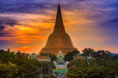 Golden pagoda Phra Pathom Chedi 