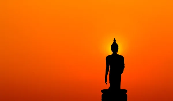 Buddha patsas Thaimaassa — kuvapankkivalokuva