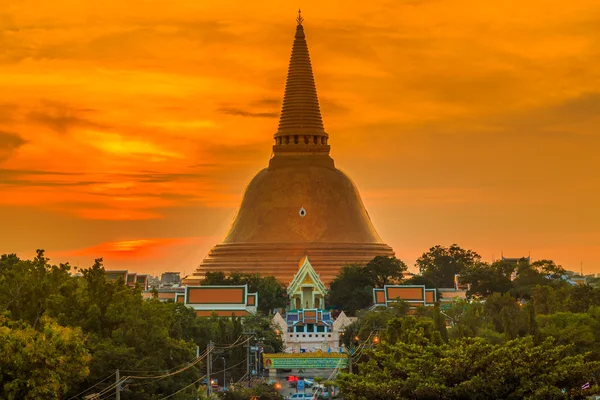 Golden pagoda Phra Pathom Chedi — Stok fotoğraf