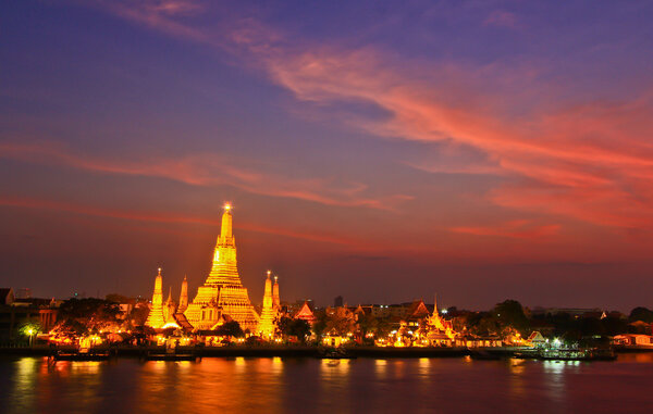 Wat Arun Temple