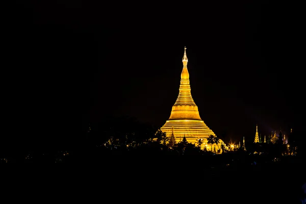 Shwedagon pagoda in Yangon, Myanmar — Stok fotoğraf