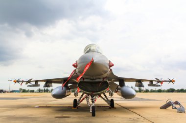 f-16 Tayland Kraliyet Hava Kuvvetleri Tayland Kraliyet Hava Kuvvetleri 100 yılı düşünme içinde gösterdi