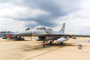 f-16 Tayland Kraliyet Hava Kuvvetleri Tayland Kraliyet Hava Kuvvetleri 100 yılı düşünme içinde gösterdi