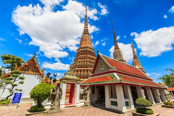バンコクの寺院ワット ・ プラチェートゥポンウィモンマンカラーラーム — ストック写真