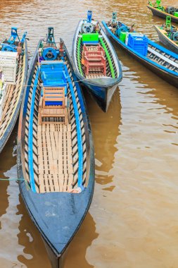 Inle Gölü tekneler