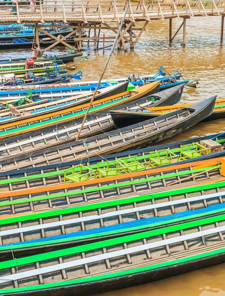 Lodě v inle lake shan státu — 图库照片