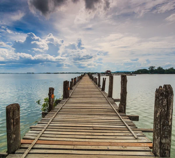 U bein bridge, lago Taungthaman — Foto Stock