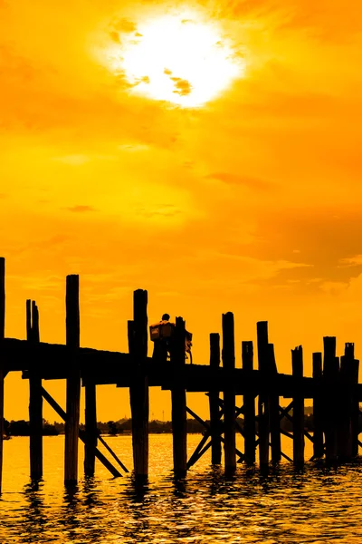 U bein bridge, Taungthaman lake, Amarapura, Burma. — Stock Photo, Image