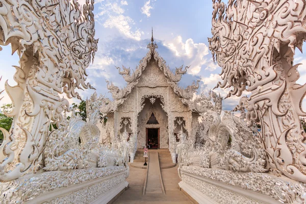 Wat Rong Khun z Chiangrai. — Zdjęcie stockowe