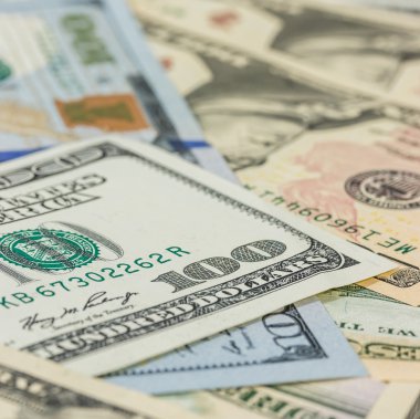 arka plan olarak dolar kazık