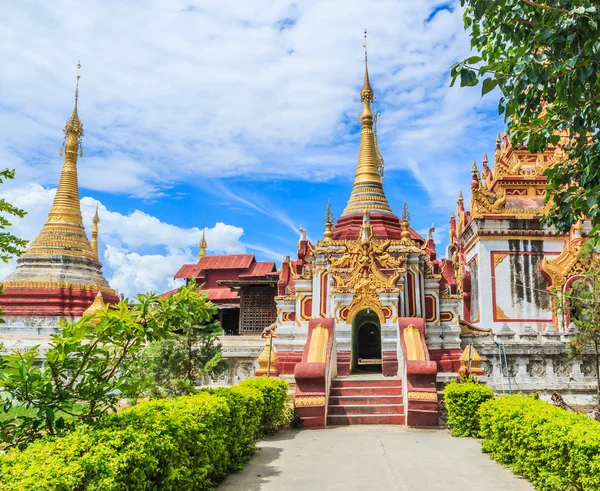 Pagoda and stupa Inle lake — Stock Photo, Image