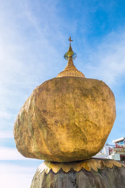 Kyaikhtiyo ou Kyaiktiyo pagoda, Golden rock, Myanmar . — Fotografia de Stock