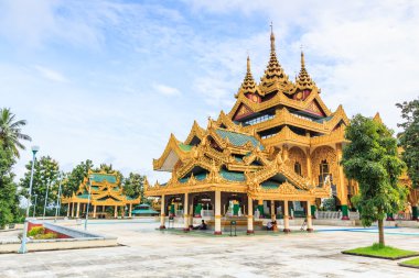 Kyaikhtiyo veya Kyaiktiyo pagoda, altın rock, Myanmar.