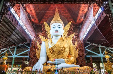 Yangon Ngahtatkyi Pagoda Buda