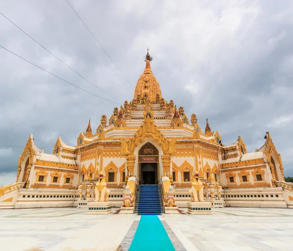 Temple Swedaw Myat in Yangon, Myanmar (Burma) — Stock Photo, Image