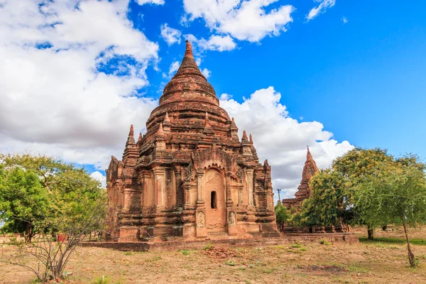 Une vue au vieux temple antique de Bagan — Photo