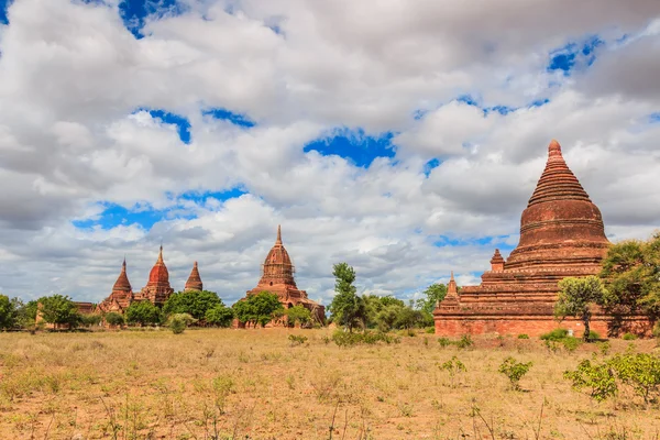 Uma vista em Bagan antigo templo antigo — Fotografia de Stock