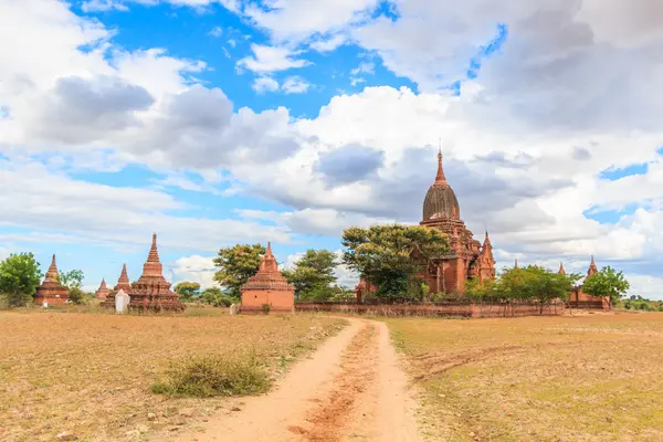 Una vista a Bagan vecchio tempio antico — Foto Stock