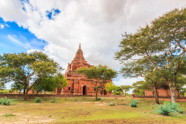 Een uitzicht op de oude tempel Bagan — Stockfoto
