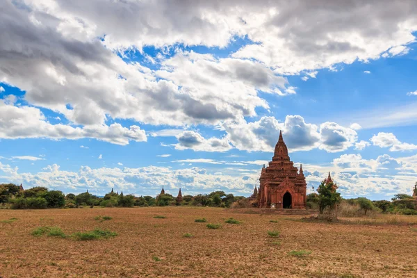 Uma vista em Bagan antigo templo antigo — Fotografia de Stock