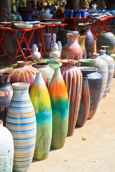 Vazen op straat markt — Stockfoto