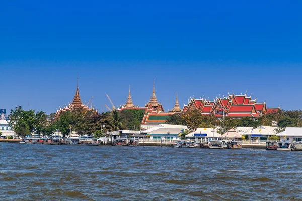 Koninklijk Paleis en Wat Phra Kaew — Stockfoto