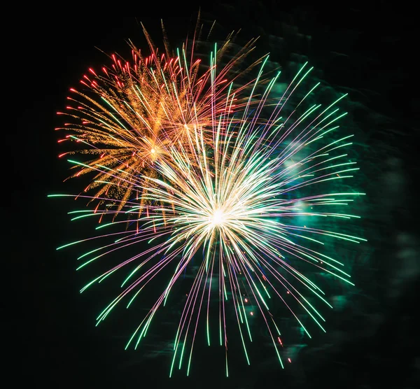 Nádherný ohňostroj na oslavu — Stock fotografie