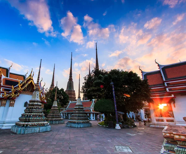 Sunset twilight buddhistiska tempel — Stockfoto