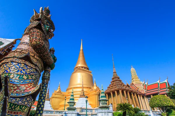 Wat phra kaeo, Tempel des smaragdgrünen Buddha — Stockfoto