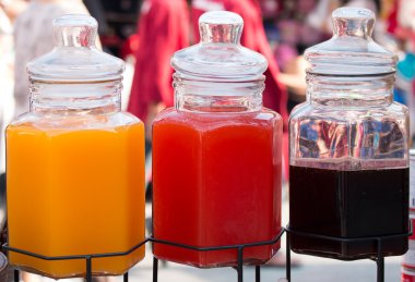 taze sıkılmış meyve suları