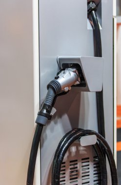 Elektrikli araba şarjı için güç kaynağı.