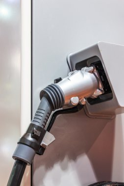 Elektrikli araba şarjı için güç kaynağı.