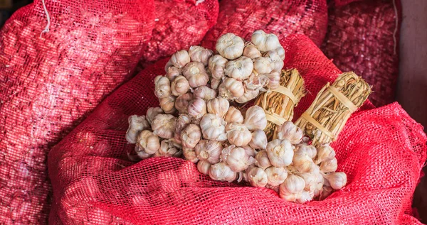 Aglio in sacchetto o sacco — Foto Stock