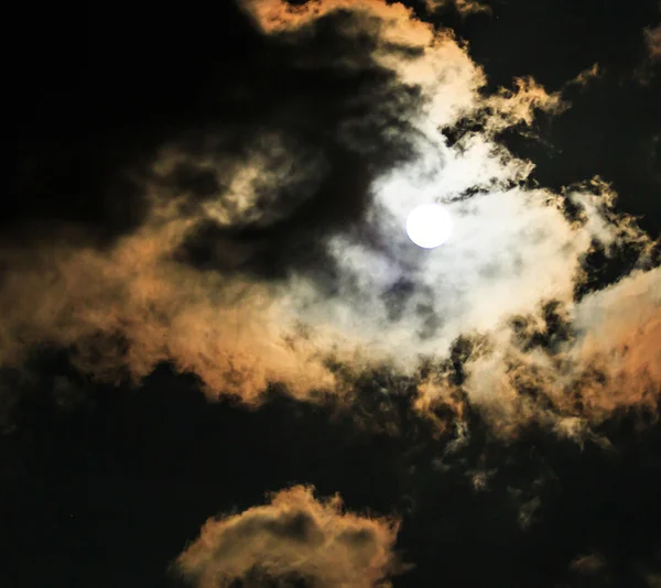 Luna nel cielo notturno — Foto Stock