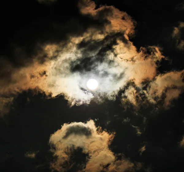 Luna nel cielo notturno — Foto Stock