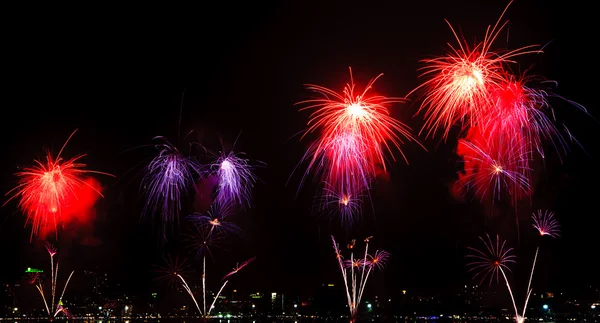 Fuegos artificiales coloridos — Foto de Stock