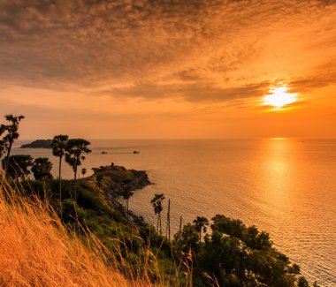 Gün batımı görünümü Promthep Cape