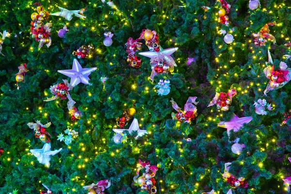 Árvore de natal à noite — Fotografia de Stock